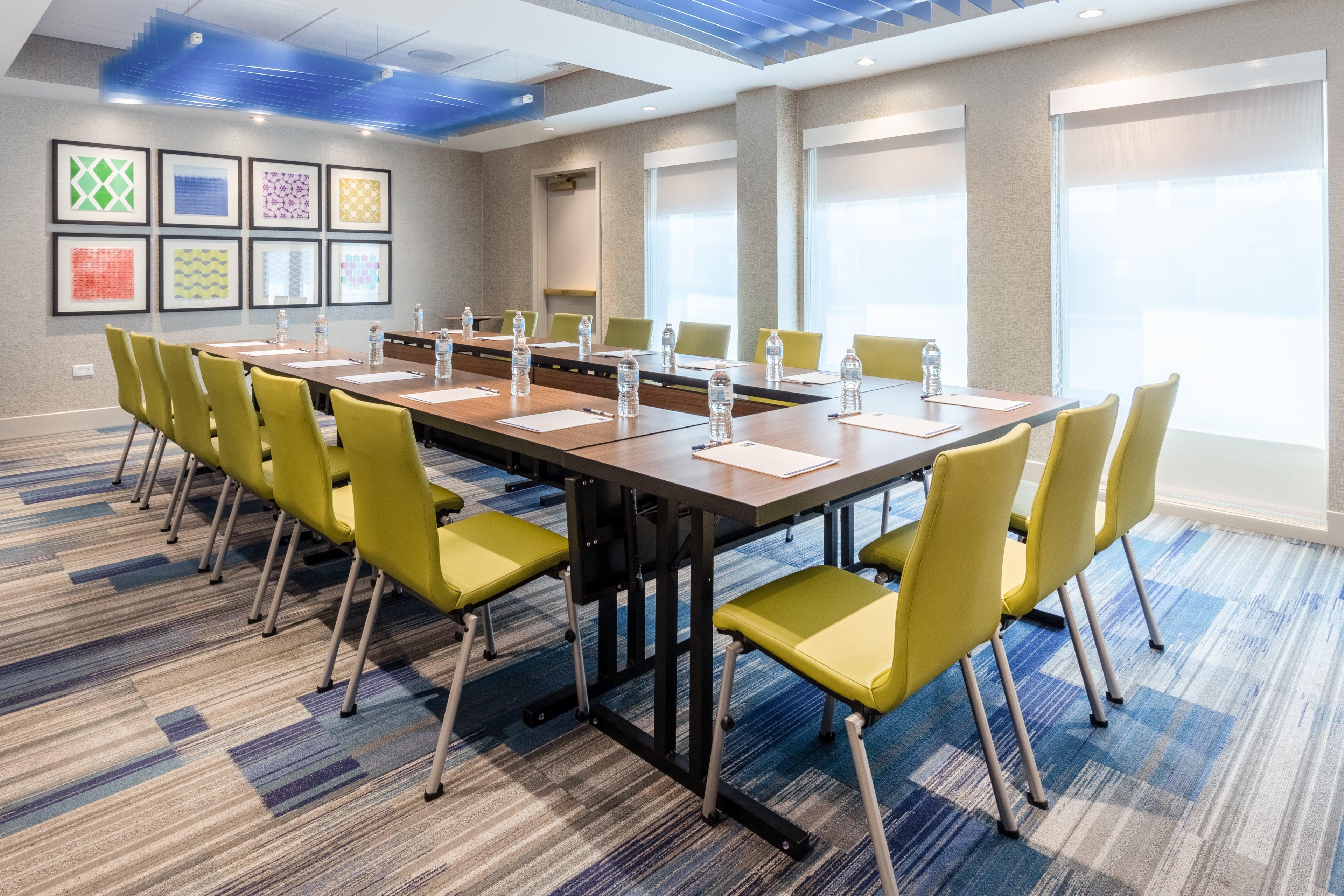 Holiday Inn Express & Suites Chicago-Midway Airport By Ihg Bedford Park Exterior photo