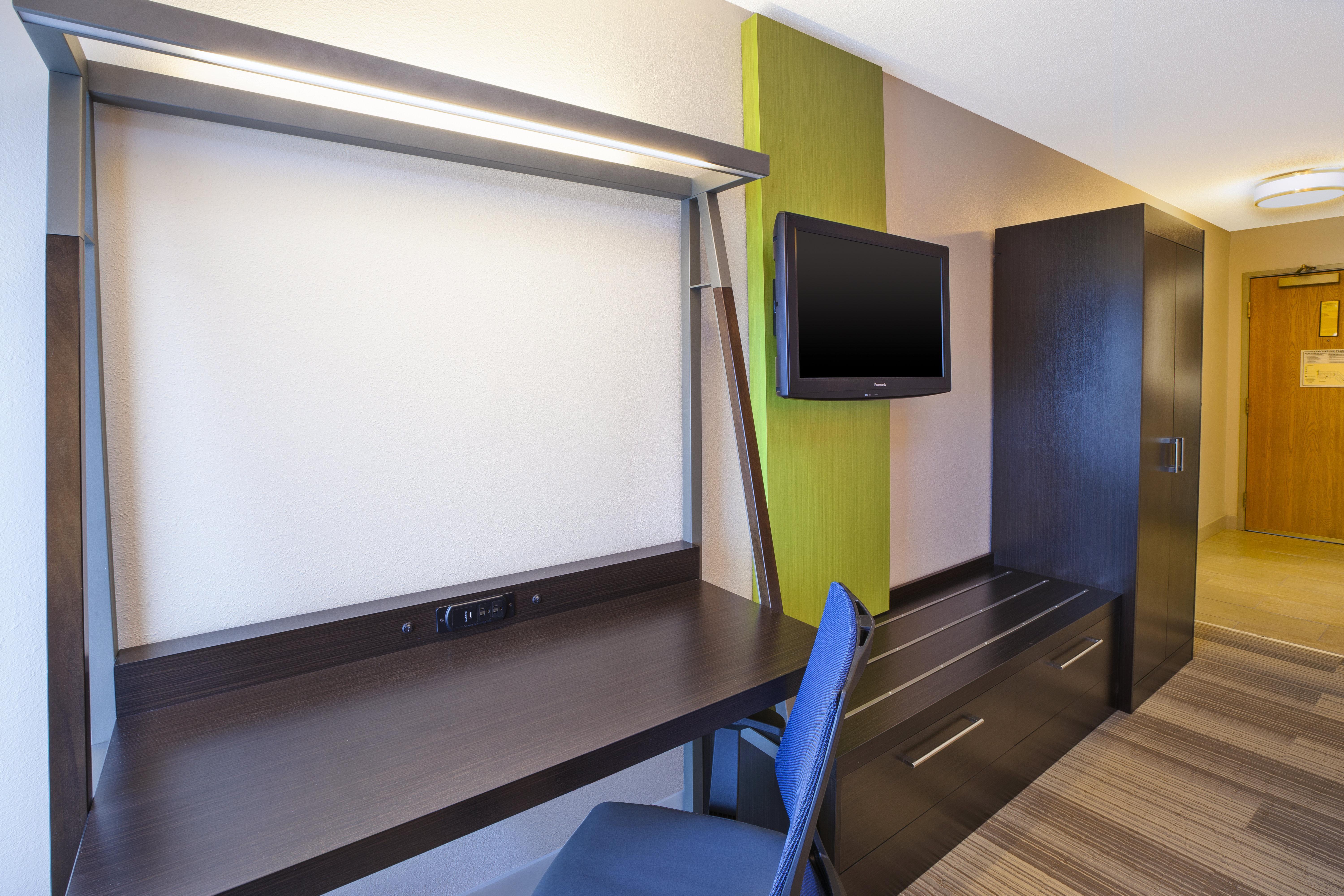 Holiday Inn Express & Suites Chicago-Midway Airport By Ihg Bedford Park Exterior photo