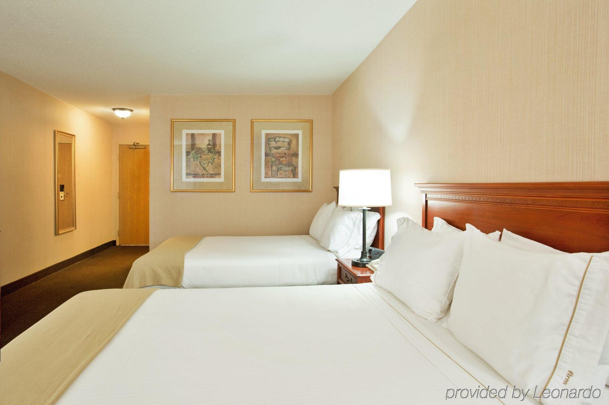 Holiday Inn Express & Suites Chicago-Midway Airport By Ihg Bedford Park Exterior photo