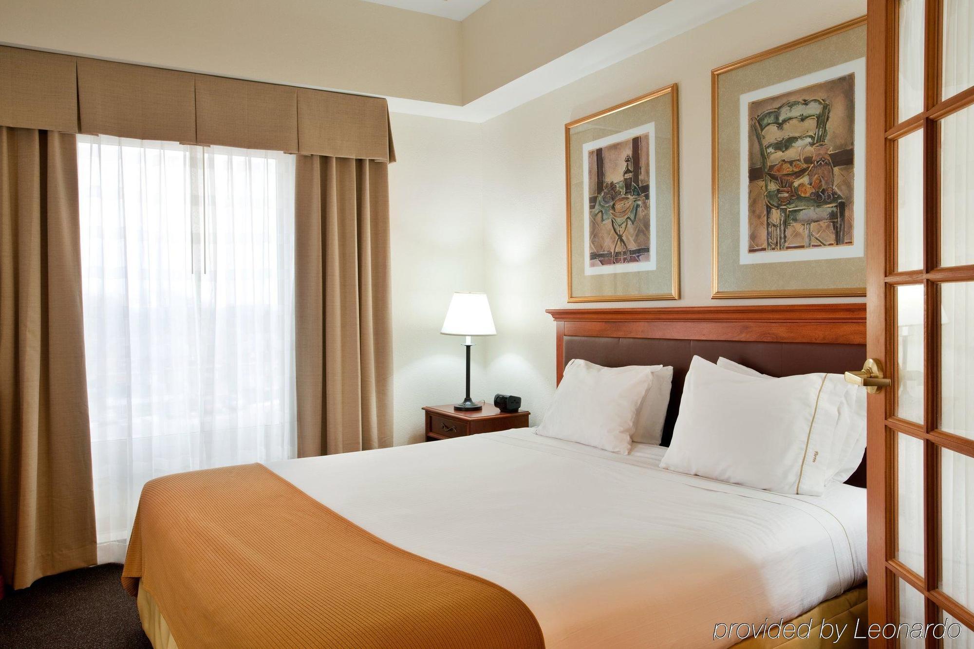 Holiday Inn Express & Suites Chicago-Midway Airport By Ihg Bedford Park Exterior photo