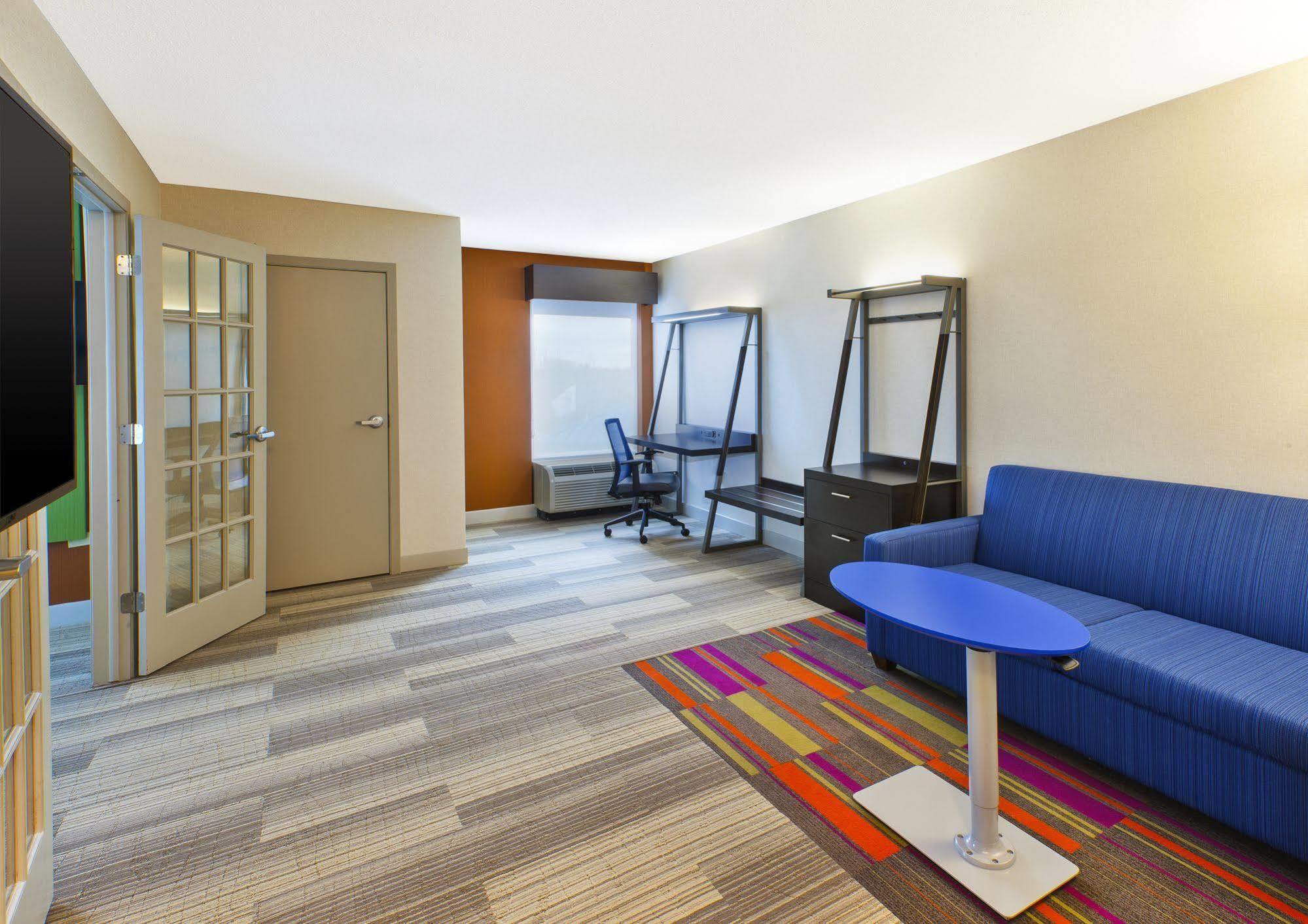 Holiday Inn Express & Suites Chicago-Midway Airport By Ihg Bedford Park Exterior photo